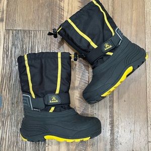 Kamik winter snow boots boy 13 waterproof black yellow